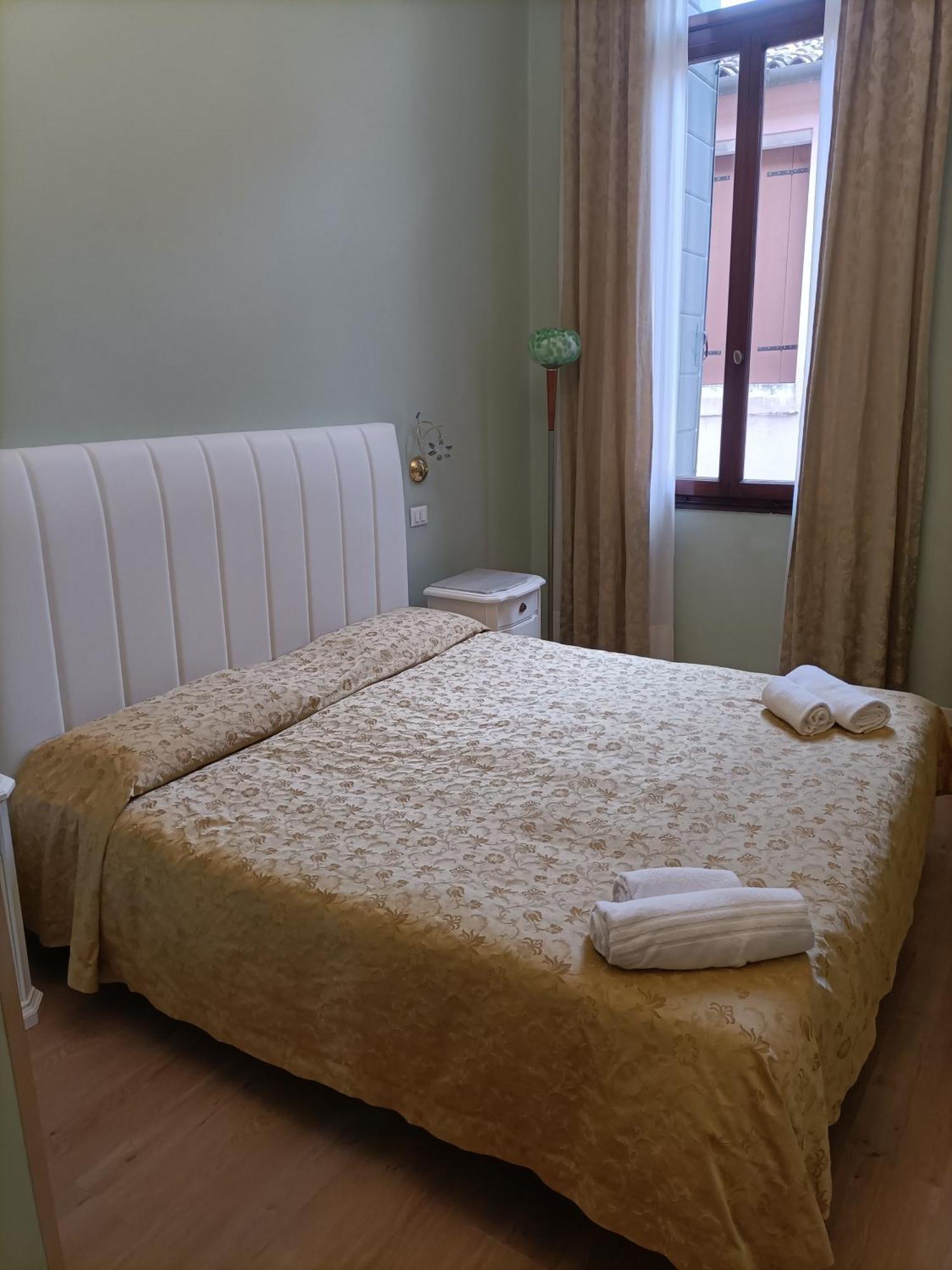 Palazzo Lion Morosini - Check In Presso Locanda Ai Santi Apostoli Венеція Екстер'єр фото
