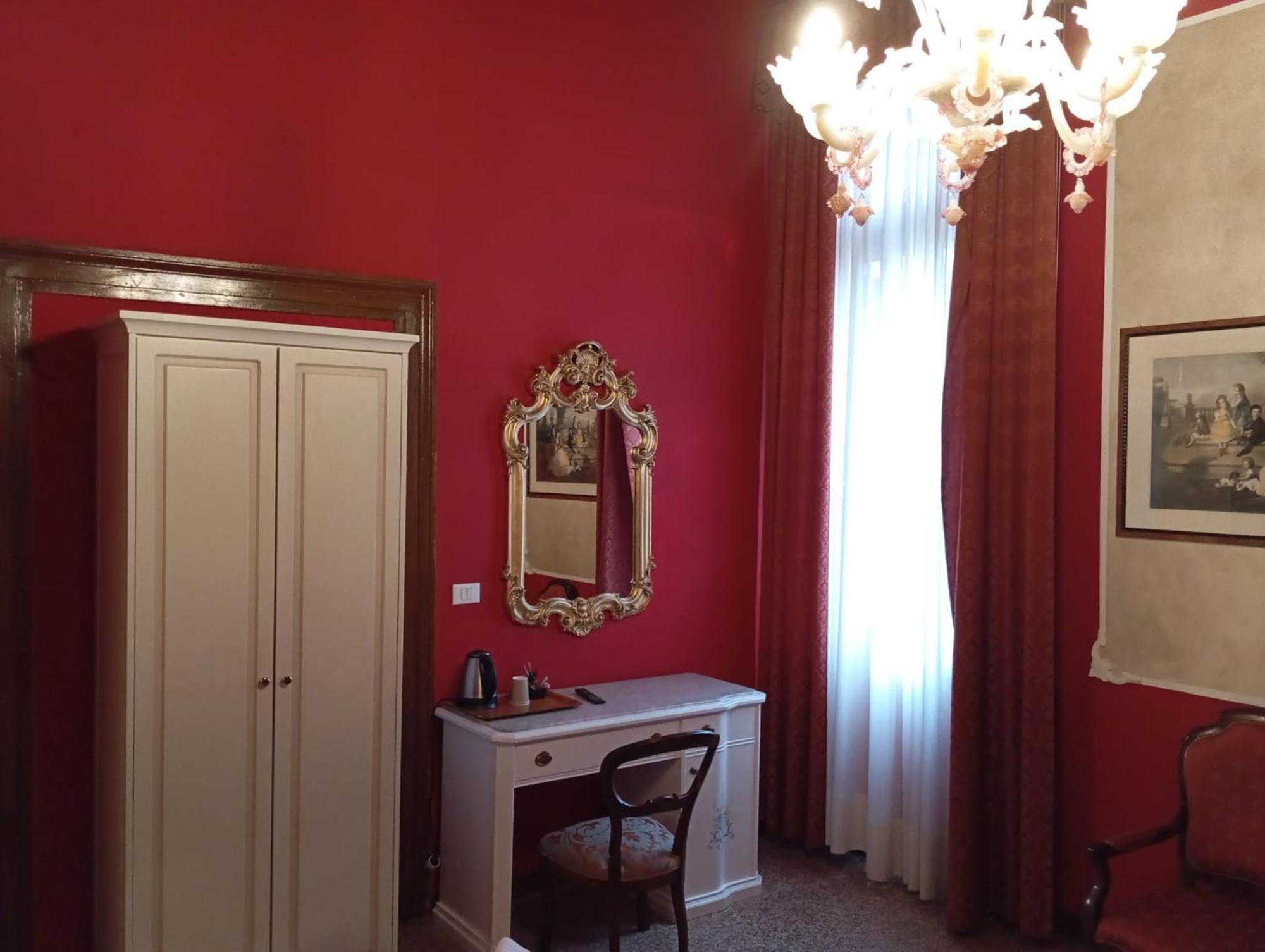 Palazzo Lion Morosini - Check In Presso Locanda Ai Santi Apostoli Венеція Екстер'єр фото