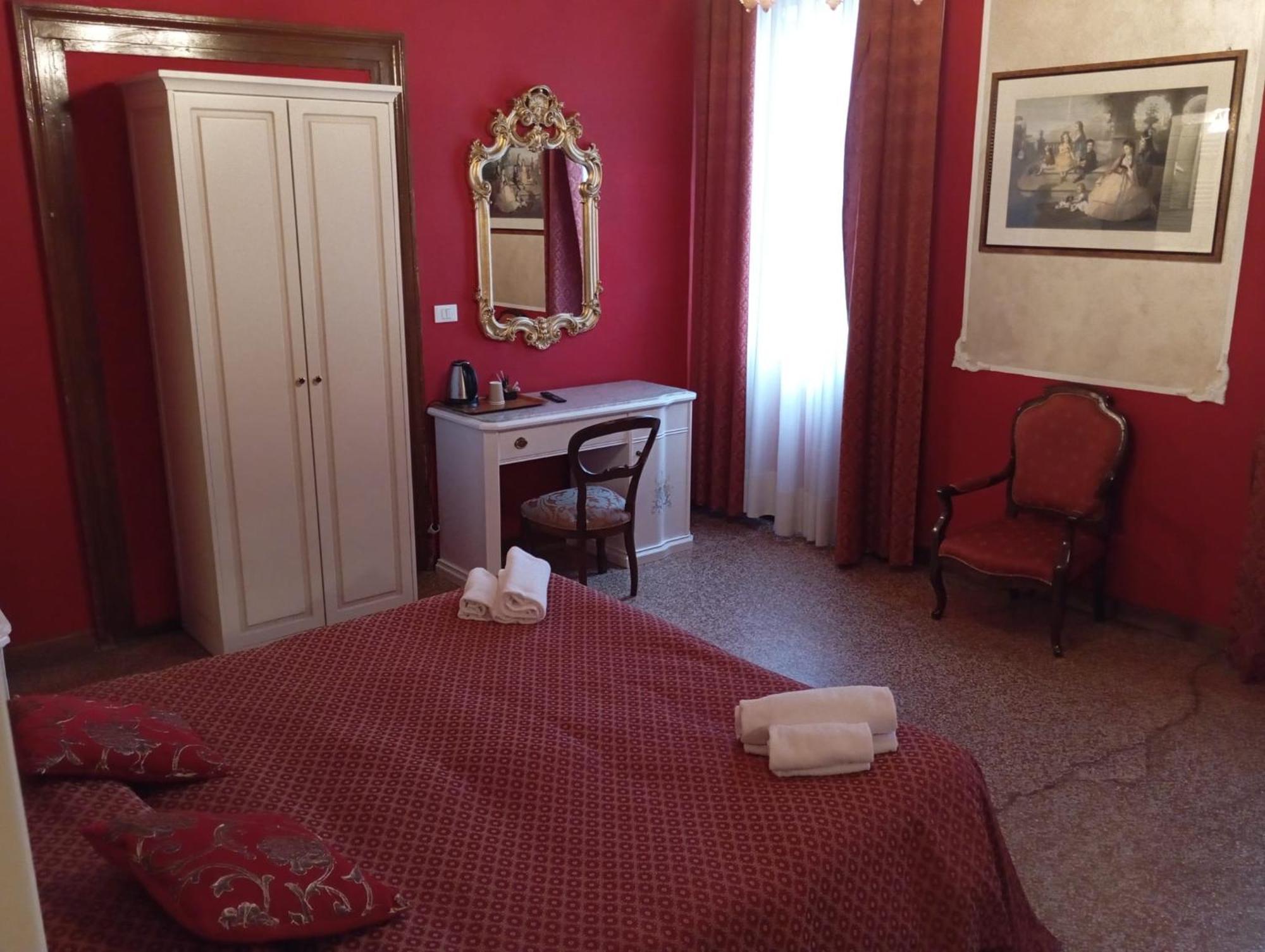 Palazzo Lion Morosini - Check In Presso Locanda Ai Santi Apostoli Венеція Екстер'єр фото
