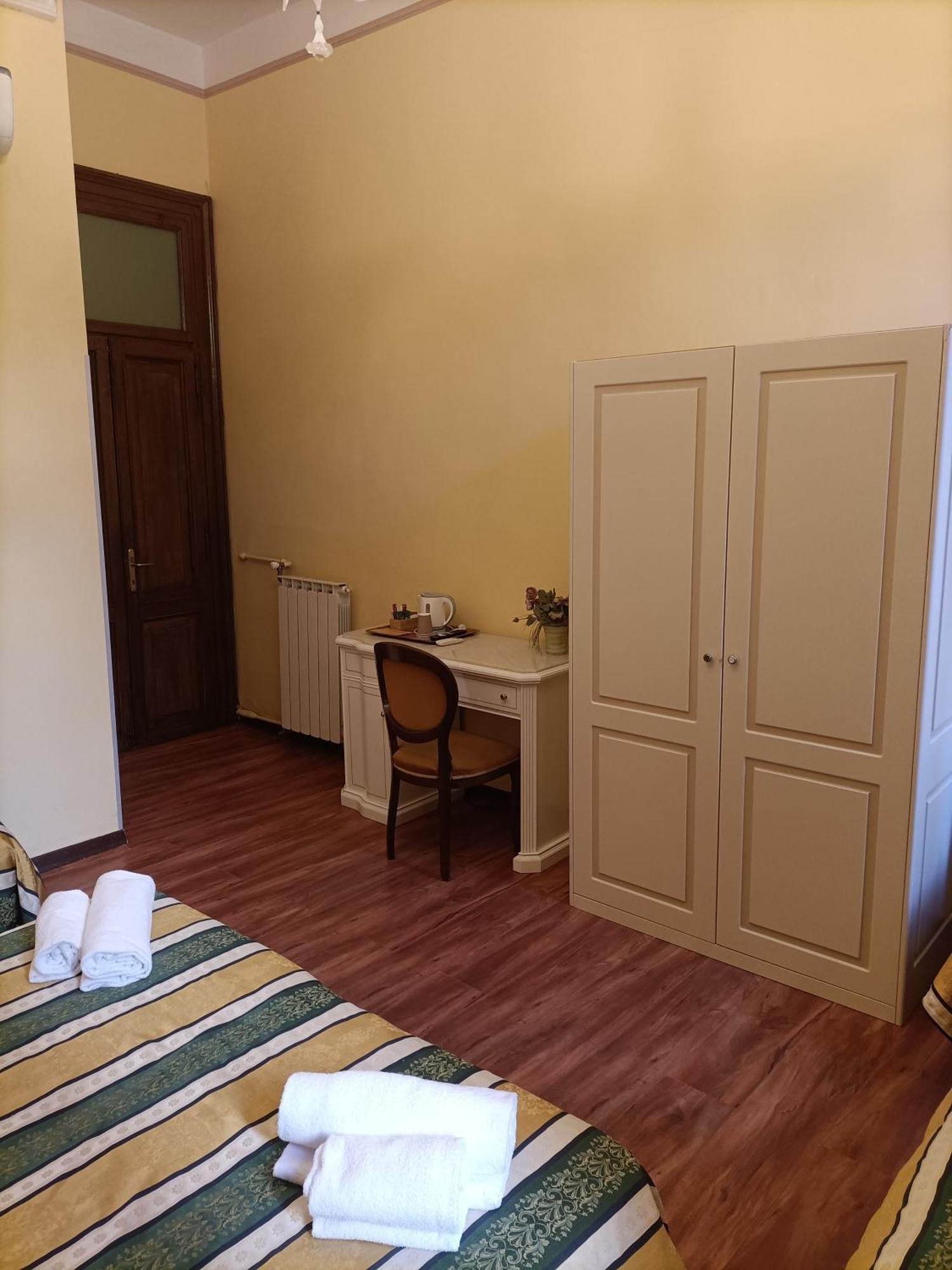 Palazzo Lion Morosini - Check In Presso Locanda Ai Santi Apostoli Венеція Екстер'єр фото