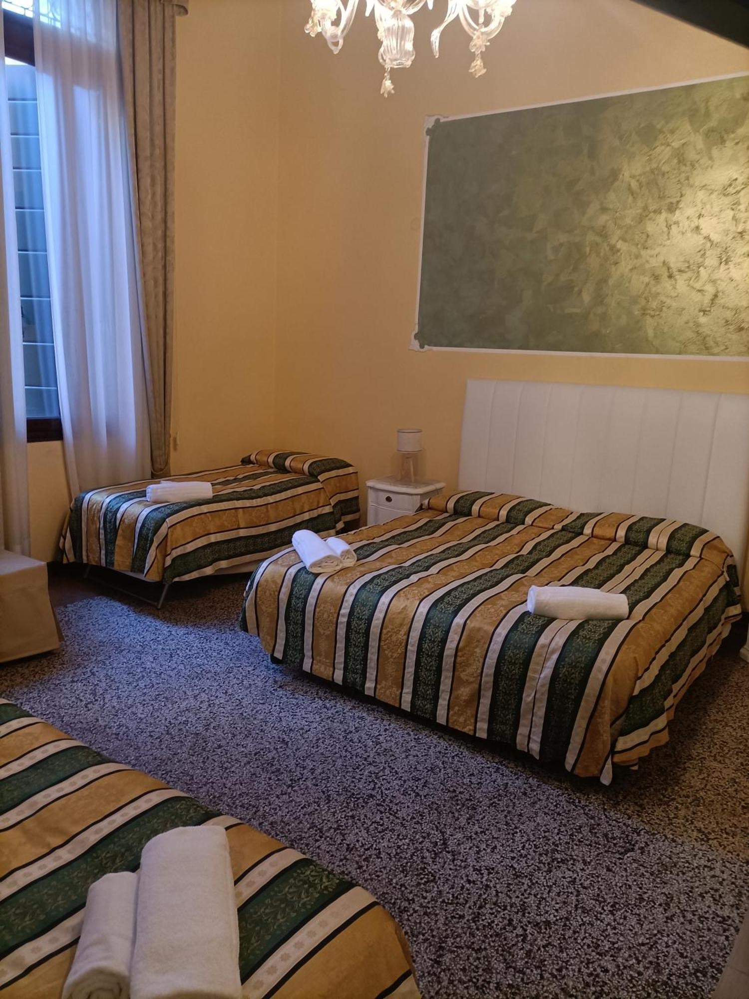 Palazzo Lion Morosini - Check In Presso Locanda Ai Santi Apostoli Венеція Екстер'єр фото