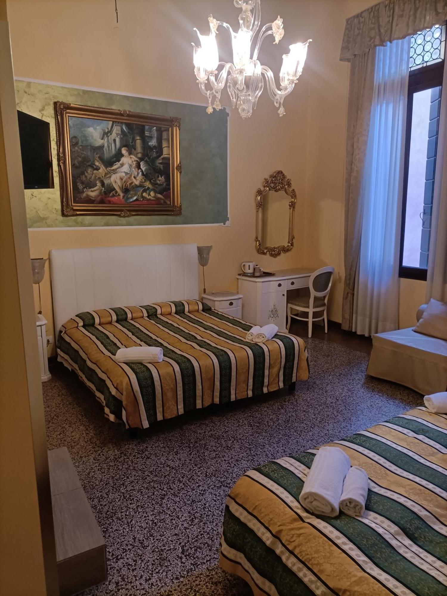 Palazzo Lion Morosini - Check In Presso Locanda Ai Santi Apostoli Венеція Екстер'єр фото
