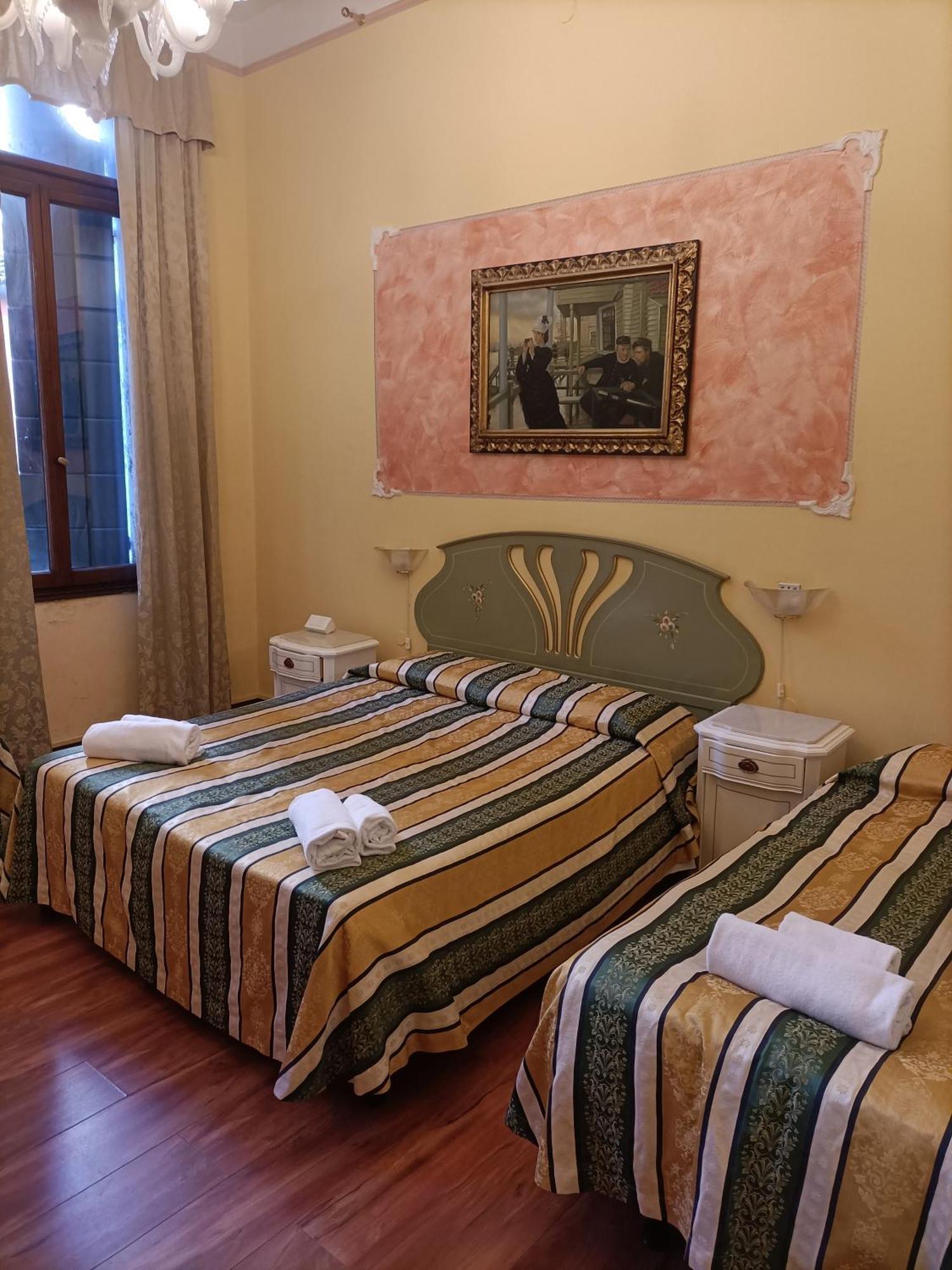 Palazzo Lion Morosini - Check In Presso Locanda Ai Santi Apostoli Венеція Екстер'єр фото